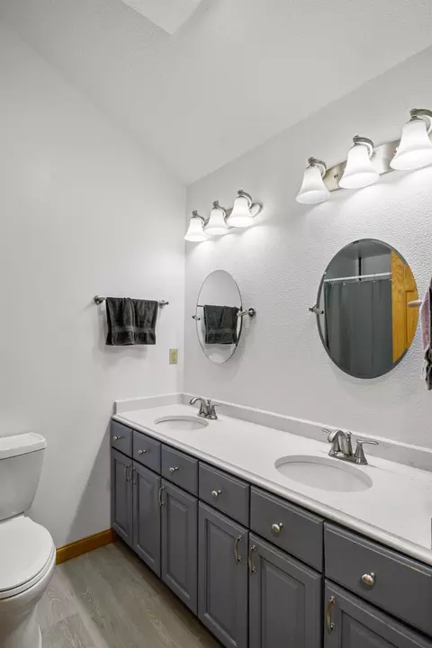 Bath - 607 Apache Dr, Fremont, MI 49412 photo 5 of 7