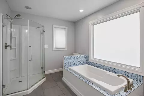 Bath - 607 Apache Dr, Fremont, MI 49412 photo 3 of 7