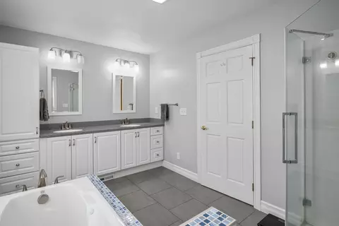 Bath - 607 Apache Dr, Fremont, MI 49412 photo 4 of 7