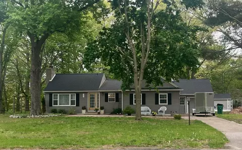 321 S Buys Rd, Muskegon, MI 49445