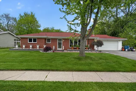12623 Greenhill Dr, Grand Blanc, MI 48439
