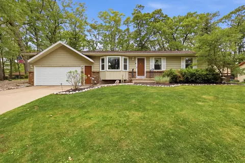 2433 Glen Valley Dr NW, Grand Rapids, MI 49544
