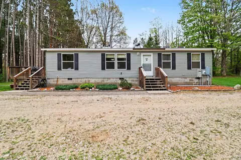 9054 E Ruth Dr, Branch, MI 49402 photo 3