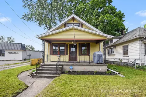 812 Richmond St NW, Grand Rapids, MI 49504