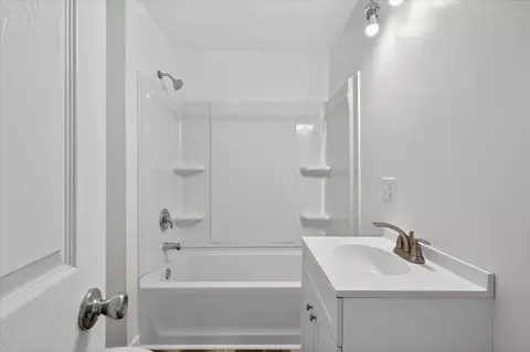 Bath - 1387 E Riverside Dr, Ionia, MI 48846 photo 2 of 2
