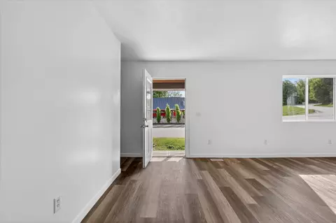 Entry Way - 1387 E Riverside Dr, Ionia, MI 48846 photo 1 of 2