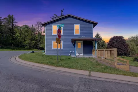 1387 E Riverside Dr, Ionia, MI 48846