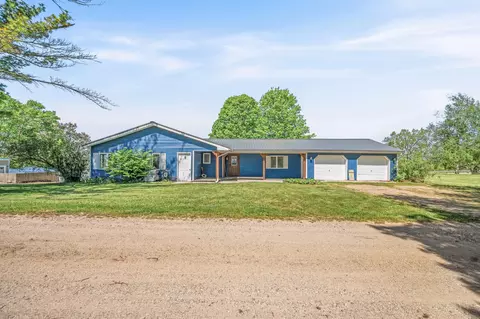 19454 E Chippewa Dr, Chippewa Lake, MI 49320