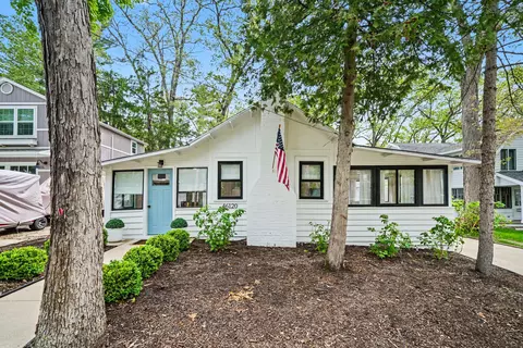 46120 Royal Ave, New Buffalo, MI 49117