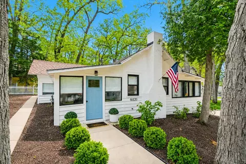 46120 Royal Ave, New Buffalo, MI 49117