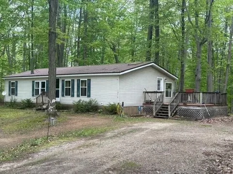 18412 Royena Dr, Marion, MI 49665