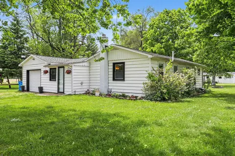 Exterior - 59446 Manor Rd, Colon, MI 49040 photo 3 of 12