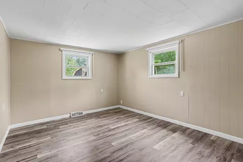 Bedroom - 59446 Manor Rd, Colon, MI 49040 photo 1 of 3