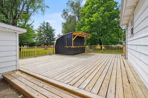 Exterior - 59446 Manor Rd, Colon, MI 49040 photo 4 of 12