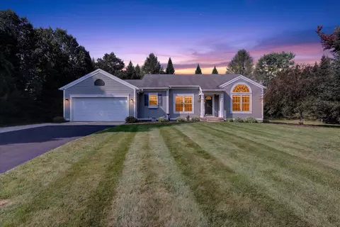 11660 Maggie Ct NE, Rockford, MI 49341
