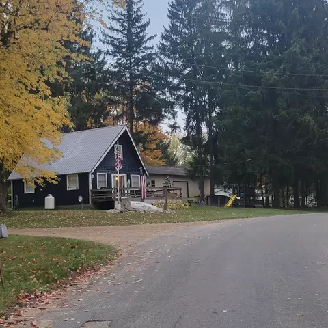 575 Newaygo Dr, White Cloud, MI 49349