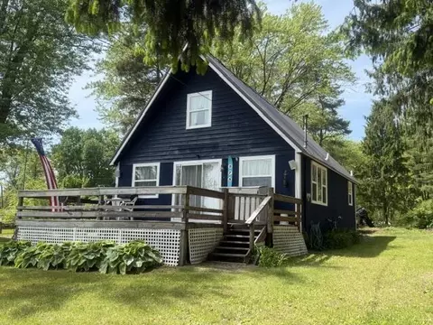 575 Newaygo Dr, White Cloud, MI 49349