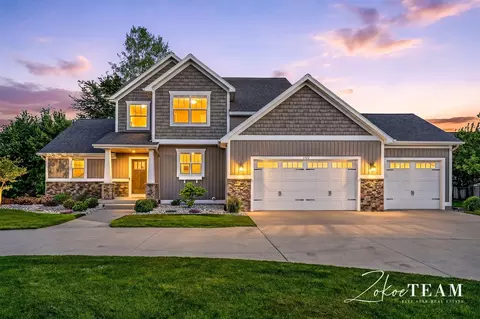 1922 Stratford Ln NW, Walker, MI 49534