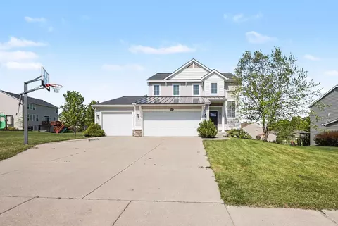 9477 Sunset Ridge Dr NE, Rockford, MI 49341