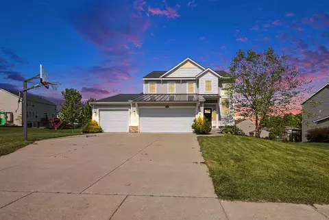 9477 Sunset Ridge Dr NE, Rockford, MI 49341