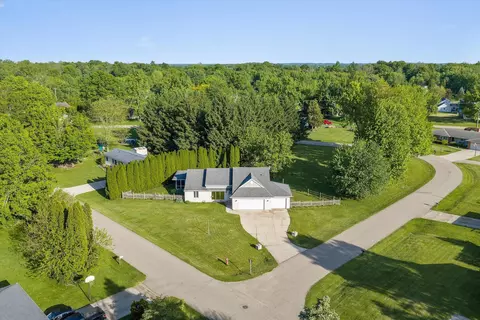 22401 Happy Dr, Cassopolis, MI 49031