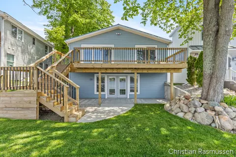 1025 Adams St NW, Stanton, MI 48888