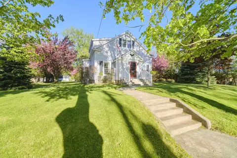 513 Oak St, Manistee, MI 49660