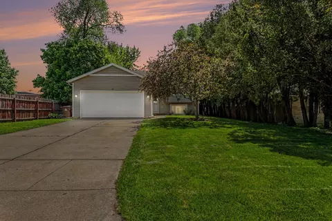 32 W Averill St, Sparta, MI 49345