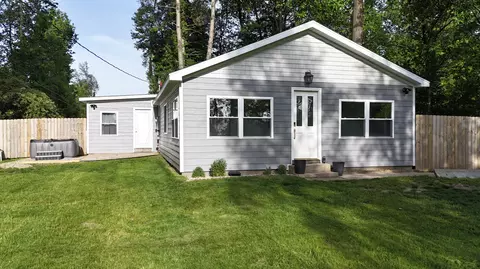 17259 Paradise Lake Rd, Vandalia, MI 49095