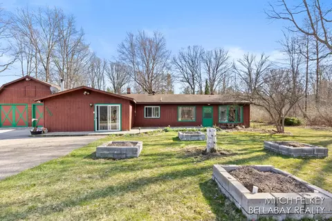 7190 Thornapple River Ct SE, Alto, MI 49302