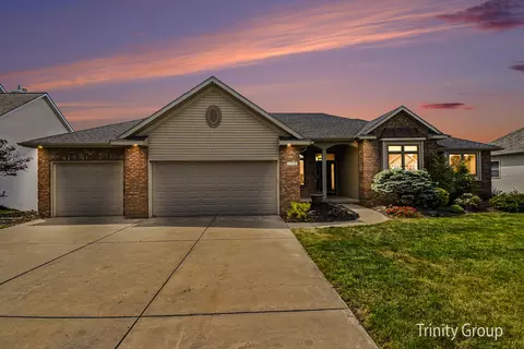 1554 Ponstein Dr, Hudsonville, MI 49426