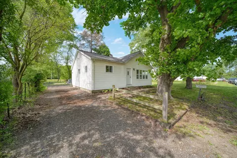 105 Trumble Ave, Jackson, MI 49203