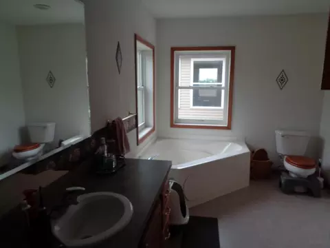 Bath - 6019 Abbott Rd, Reading, MI 49274 photo 2 of 4
