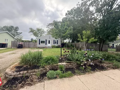 3233 Wayburn Ave SW, Grandville, MI 49418