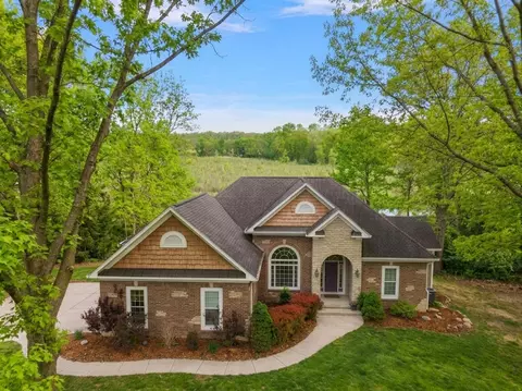 11137 Jeanette Dr, Whitmore Lake, MI 48189