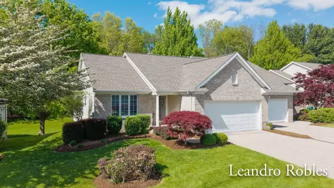 2027 Krislin Dr NE #27, Grand Rapids, MI 49505