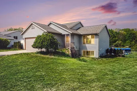 2269 Avalon View Dr NE, Cedar Springs, MI 49319