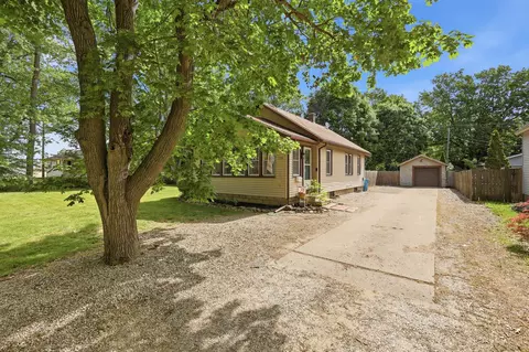 1021 West St, Three Rivers, MI 49093