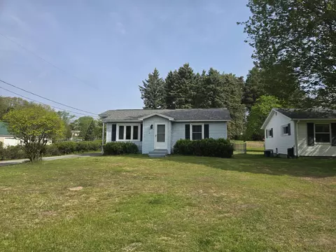 817 E Melendy St, Ludington, MI 49431