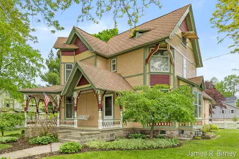 529 Avery St, Lowell, MI 49331