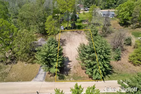 8383 Ontario St, Stanwood, MI 49346
