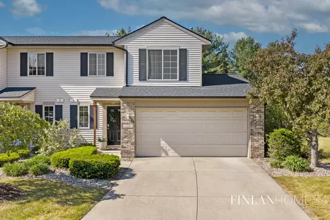 520 Lawrence Ave, Wayland, MI 49348