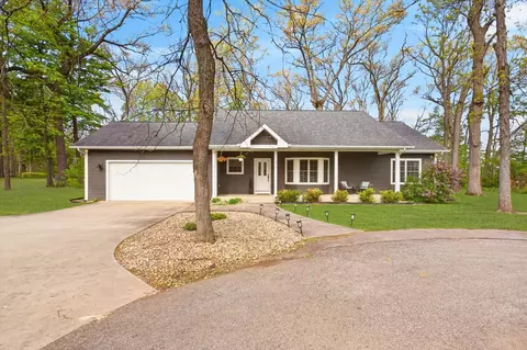 2917 White Oaks Rdg, Buchanan, MI 49107
