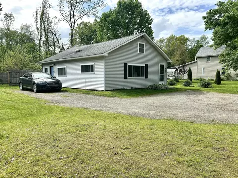 457 S Burr Oak Rd, Colon, MI 49040