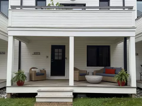 2272 Greenway Trl, Ann Arbor, MI 48104