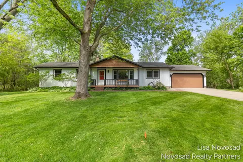225 Alewa Dr NW, Grand Rapids, MI 49504