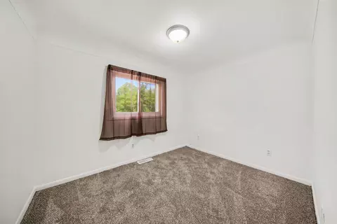 Bedroom - 3651 Saint Luke Dr, Jackson, MI 49201 photo 1 of 5