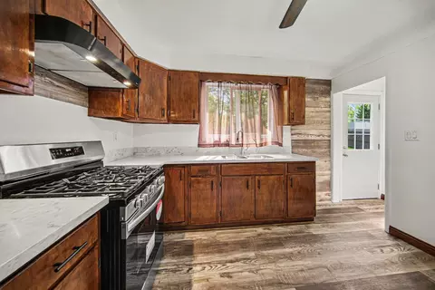 Kitchen - 3651 Saint Luke Dr, Jackson, MI 49201 photo 3 of 3