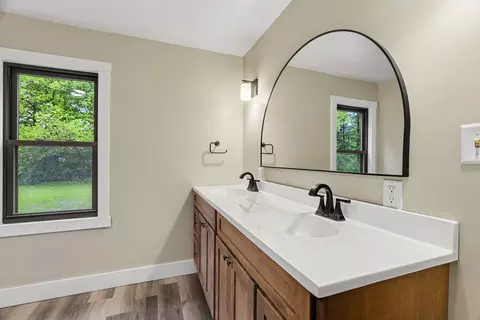 Bath - 475 S Burr Oak Rd, Colon, MI 49040 photo 1 of 3