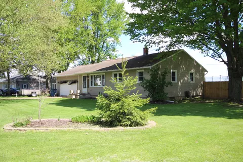 16389 S 24th St, Vicksburg, MI 49097